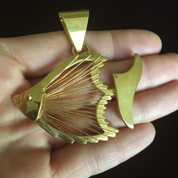 Vintage BEST Fish Pendant - Picture 3 of 9